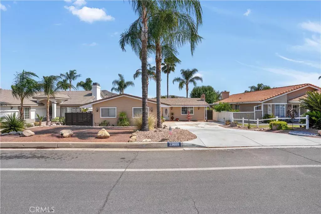 Property Photo:  23609 Canyon Lake Drive North  CA 92587 