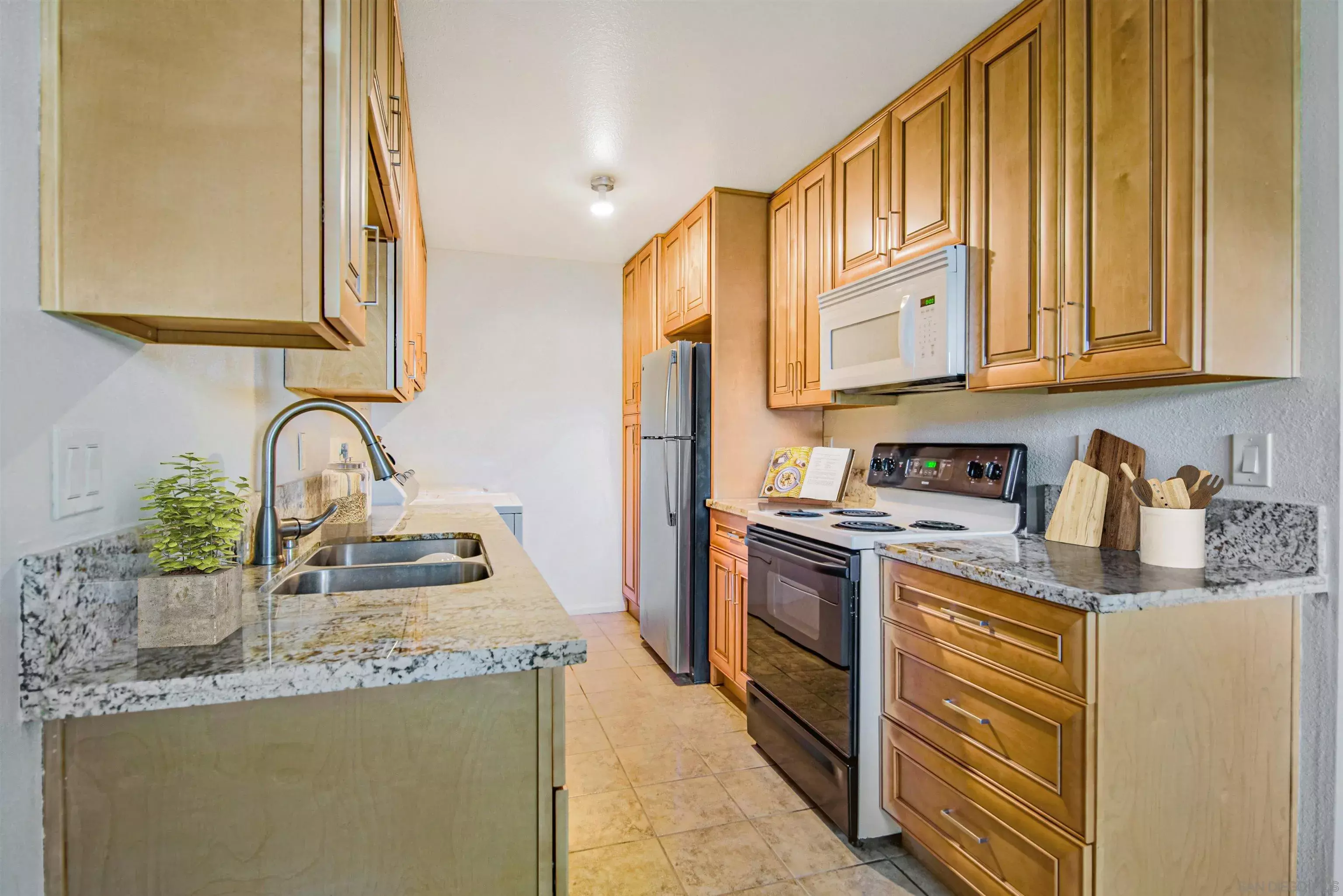Property Photo: 8067 Camino Kiosco CA 92122