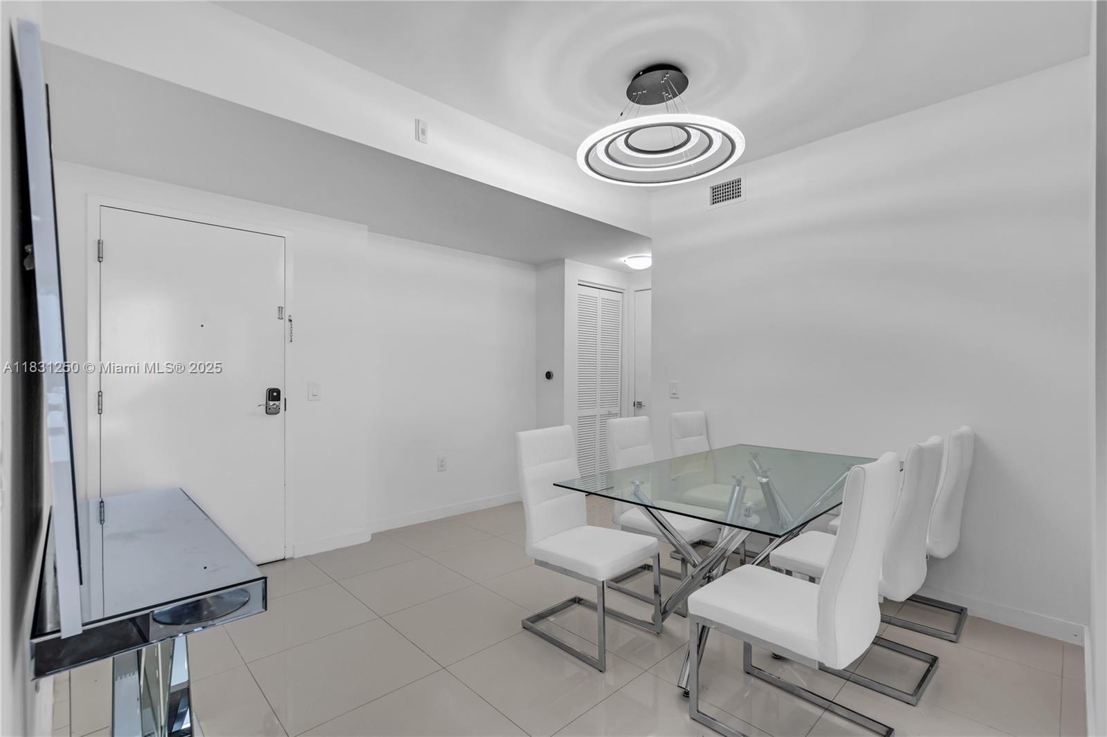 Property Photo: 7751 NW 107th Ave 716 FL 33178