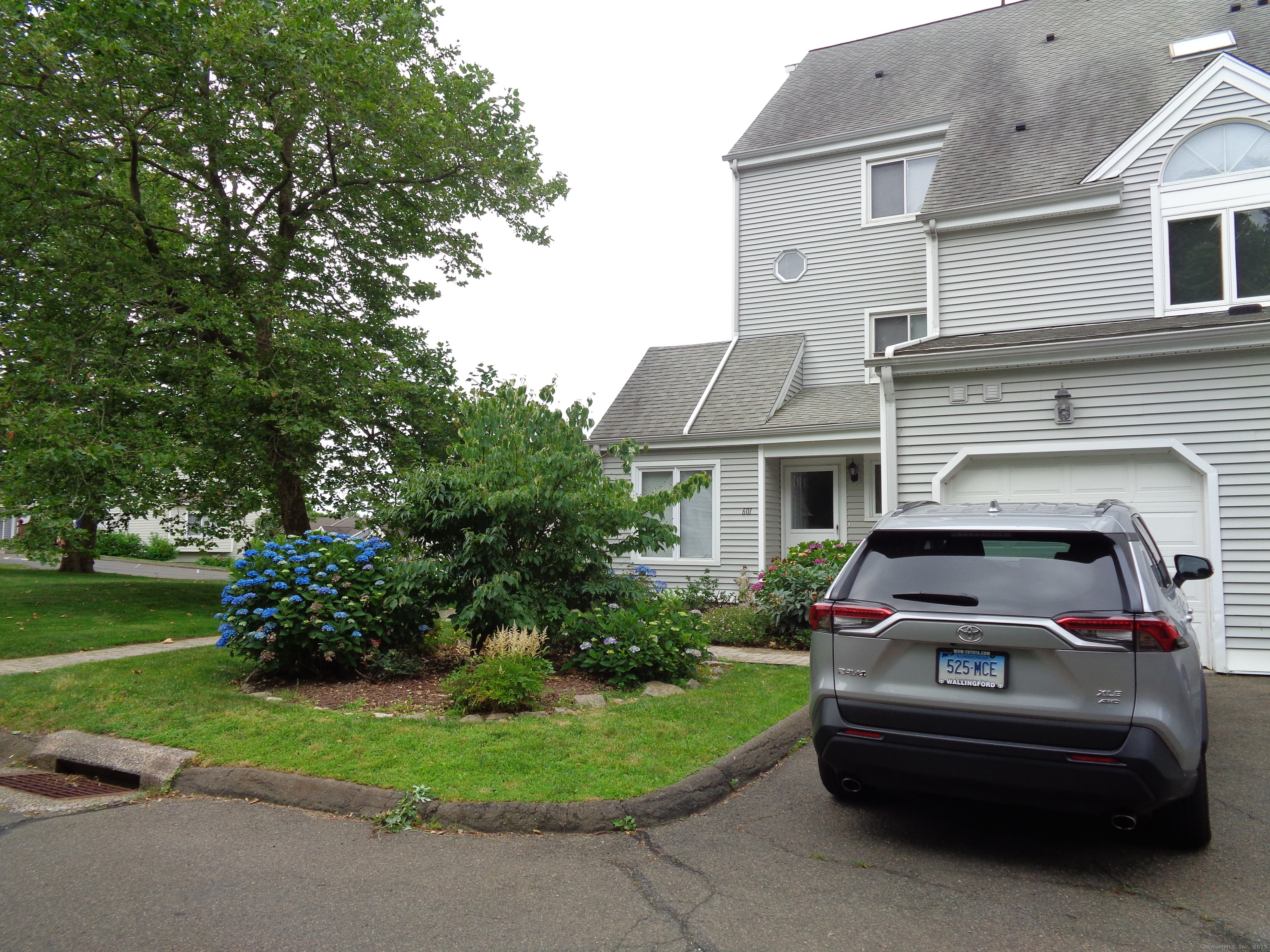 Property Photo: 560 Silver Sands Road 601 CT 06512