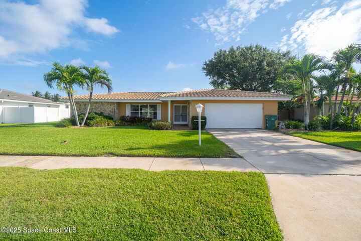 Property Photo:  620 Barcelona Court  FL 32937 