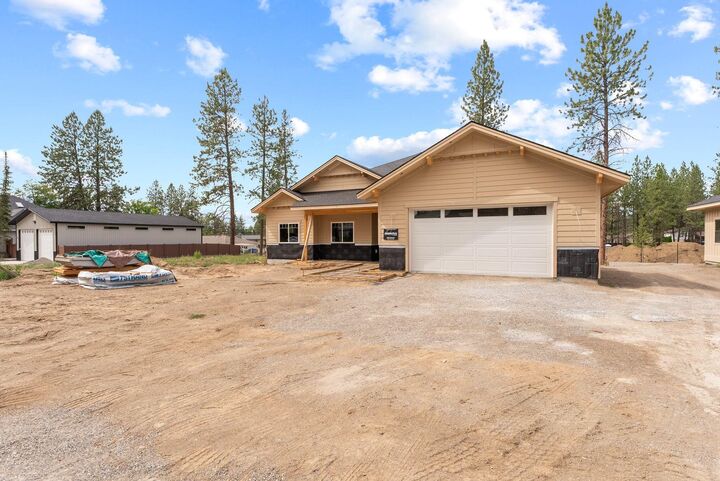 Property Photo: 11121 E 28th Ave WA 99206