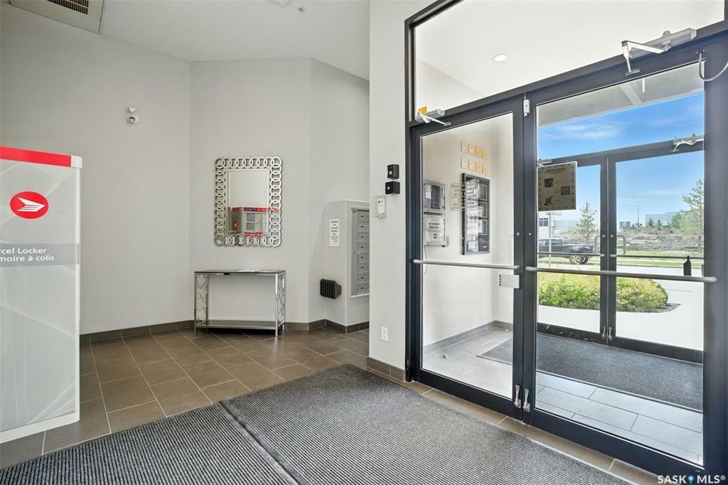Property Photo:  158 Pawlychenko Lane 312  SK S7V 0C3 