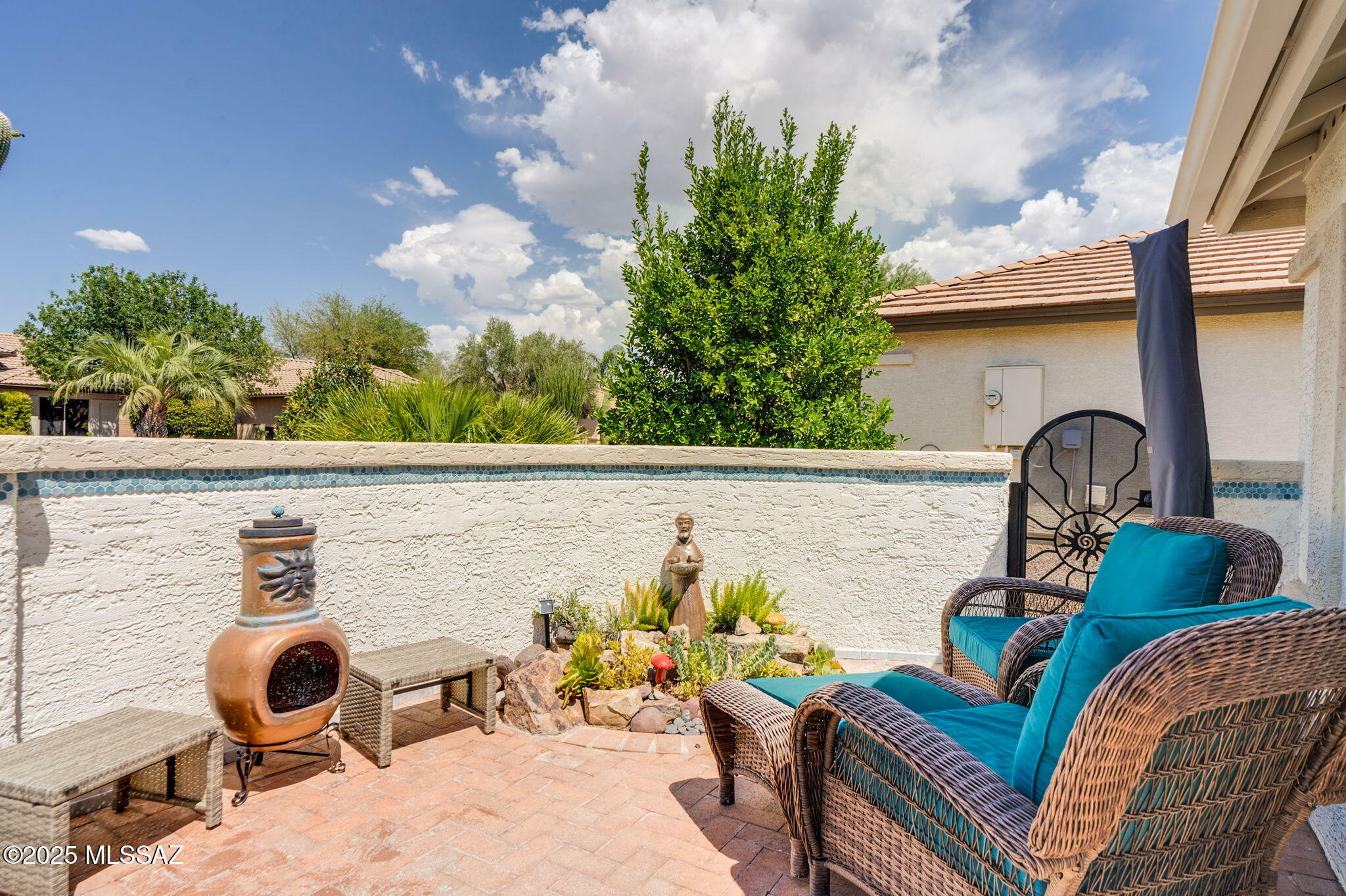 Property Photo: 1920 E Desert Lark Pass AZ 85614