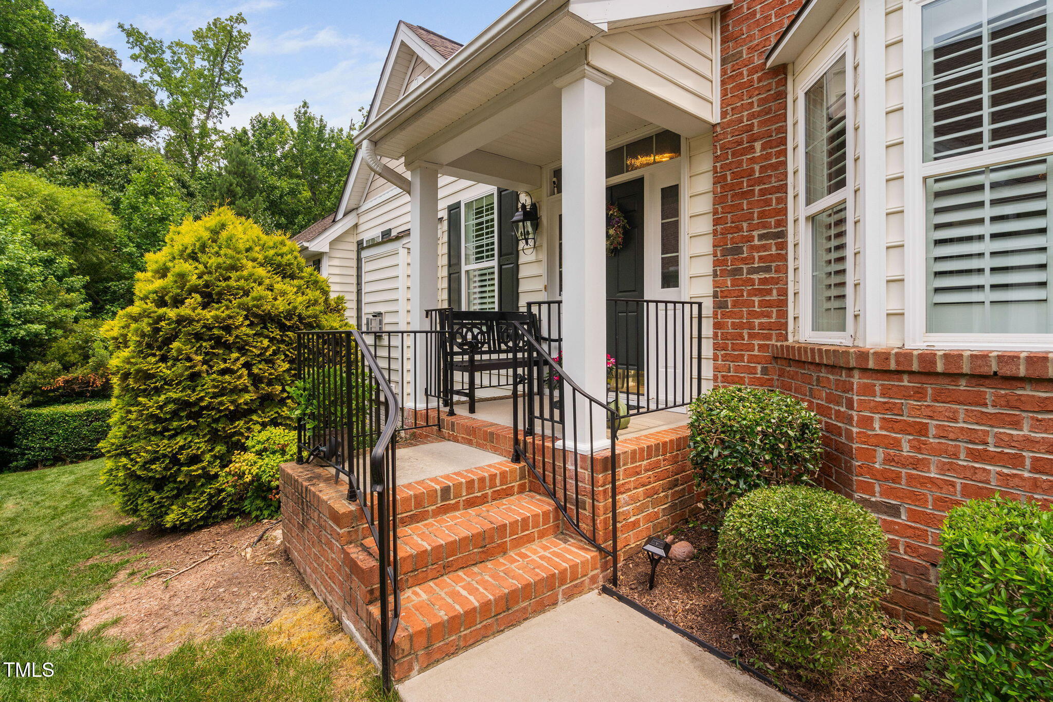 Property Photo: 11571 Auldbury Way NC 27617