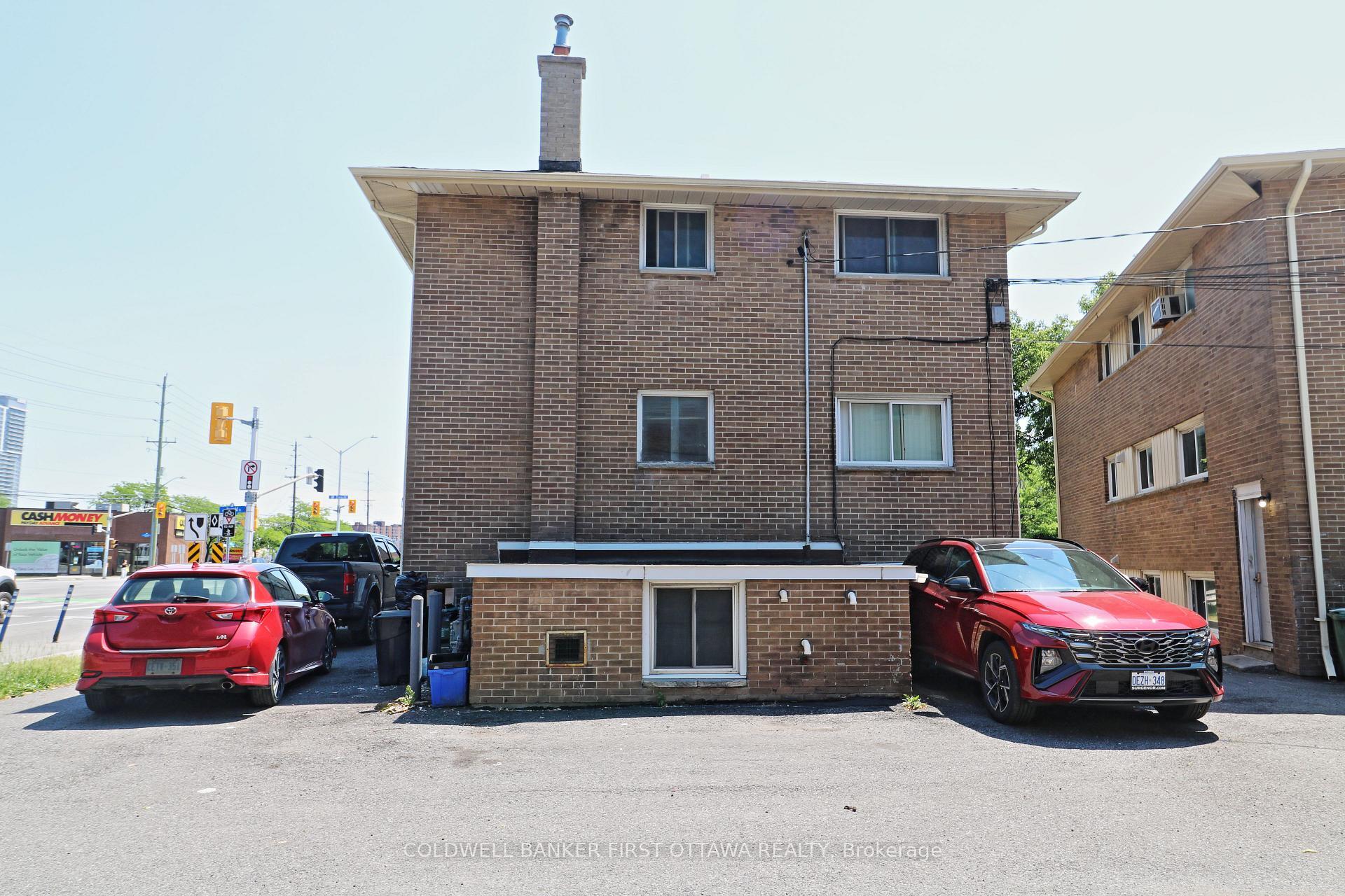 Property Photo: 609 Donald Street ON K1K 1L3