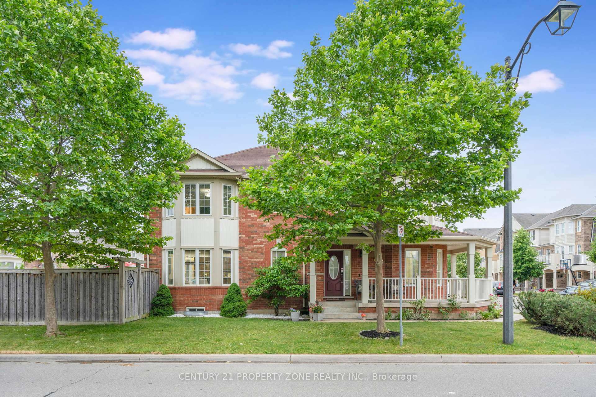Property Photo: 290 Woodley Crescent ON L9T 8B8