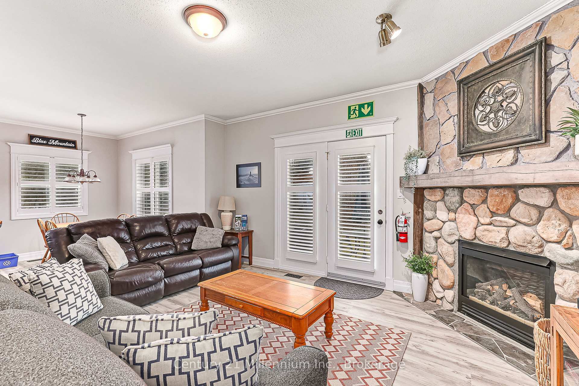 Property Photo: 184 Snowbridge Way 120 ON L9Y 3Z2