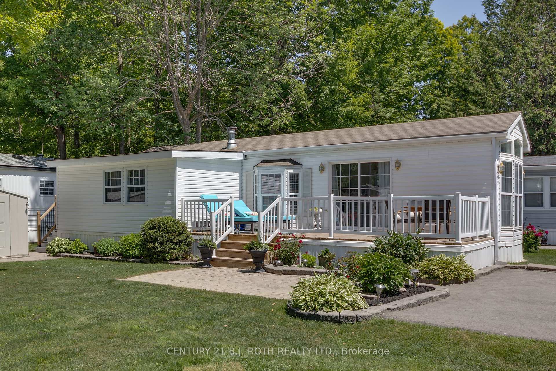 1 Malta Avenue  Wasaga Beach ON L9Z 3A8 photo