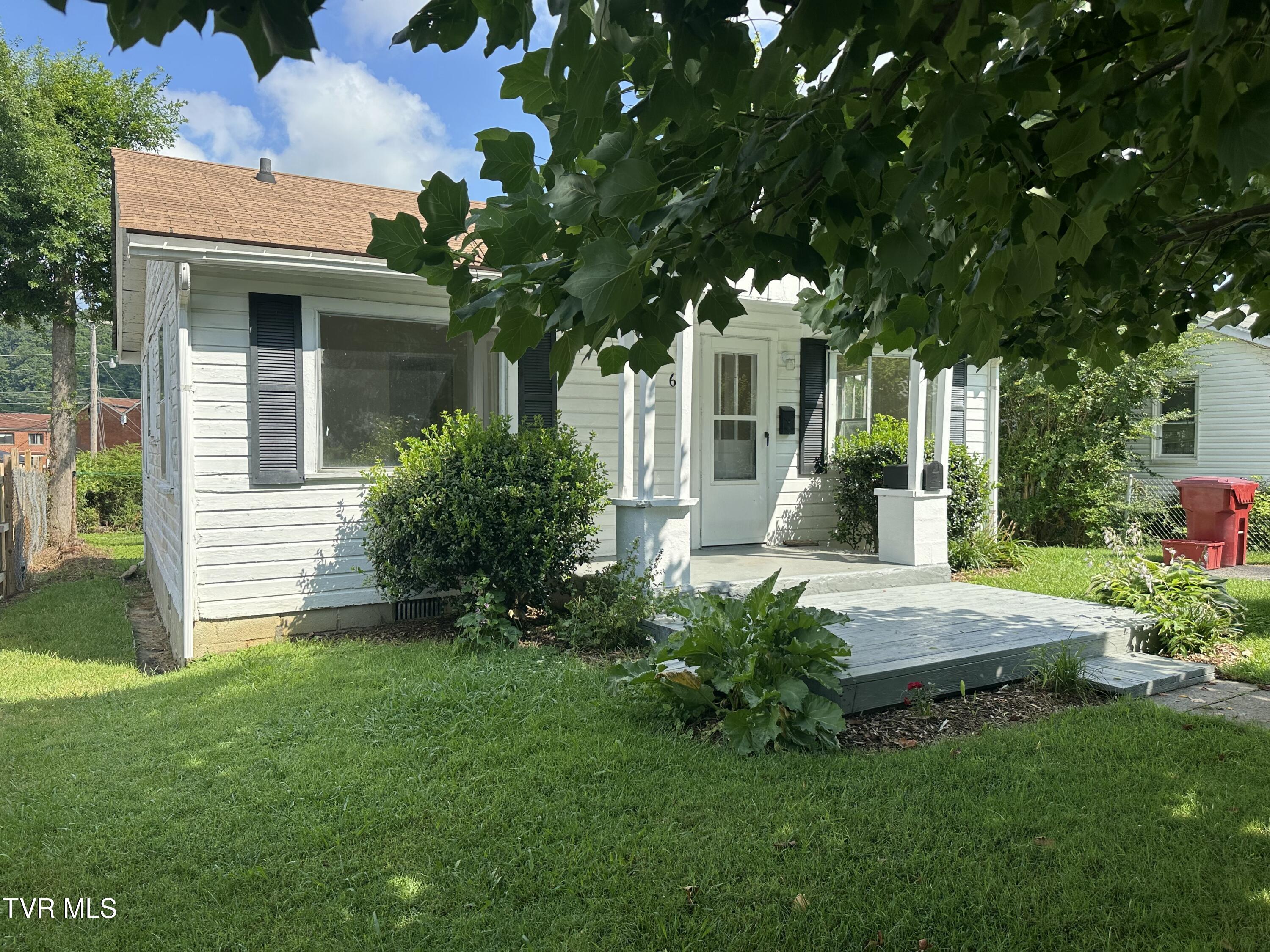 Property Photo: 613 Spruce Street TN 37601