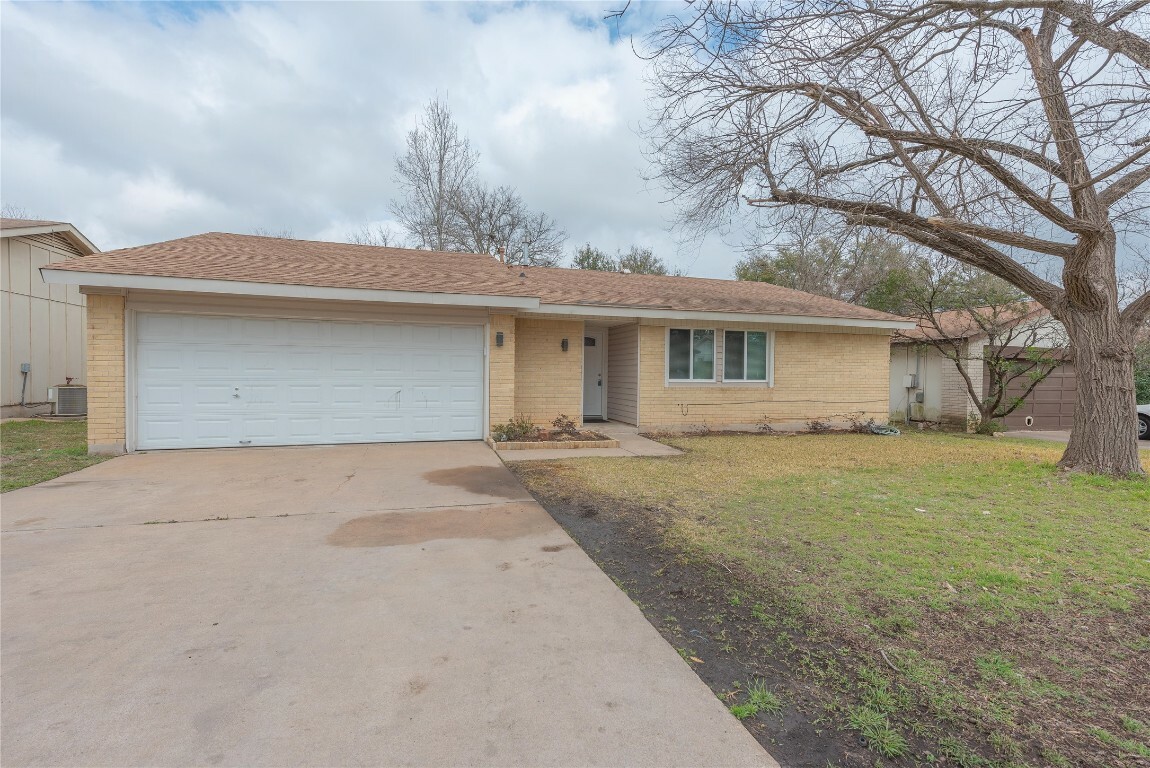Property Photo: 11541 Sandy Loam Trail TX 78750