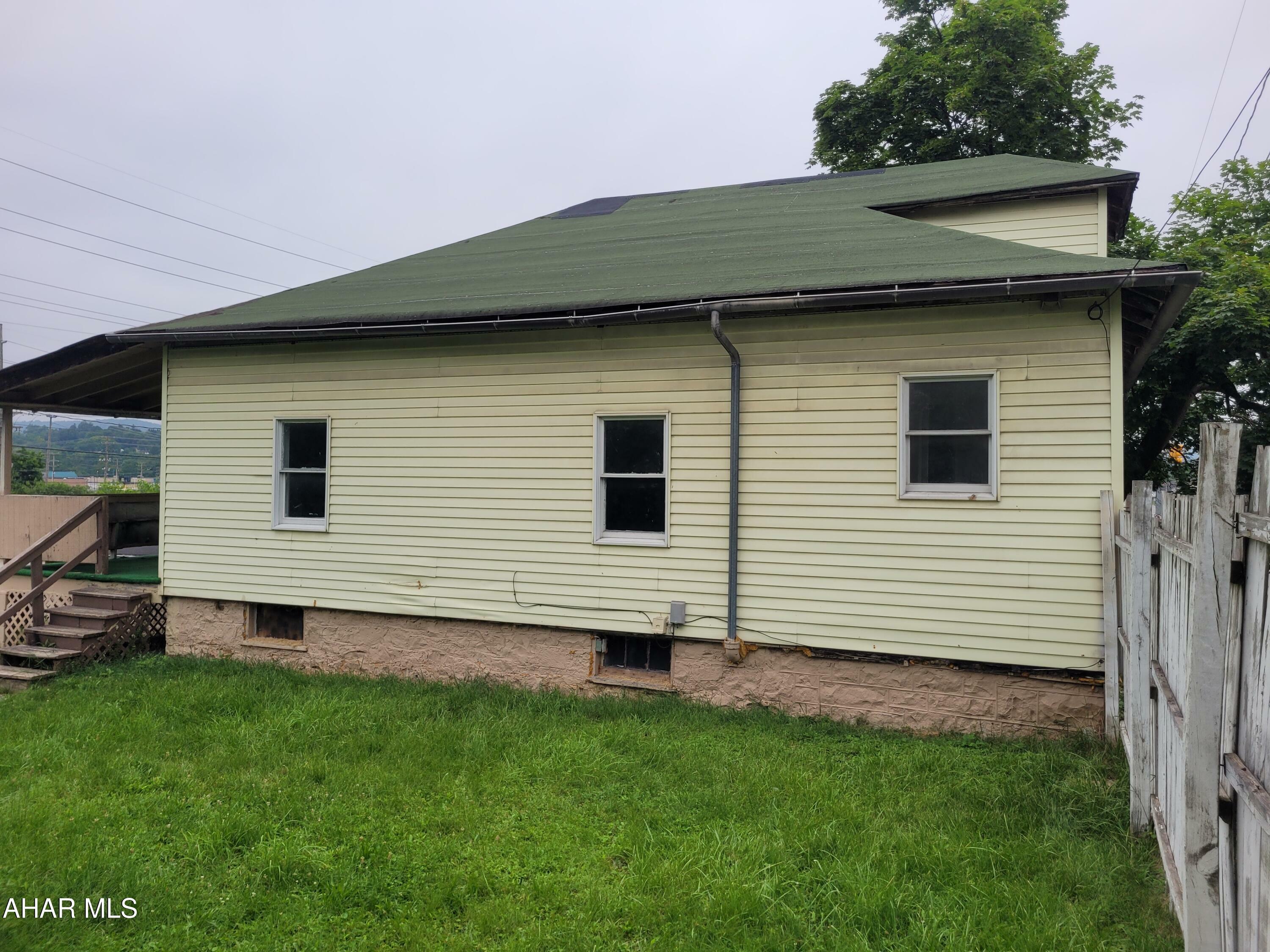 Property Photo:  1406 Logan Boulevard  PA 16602 