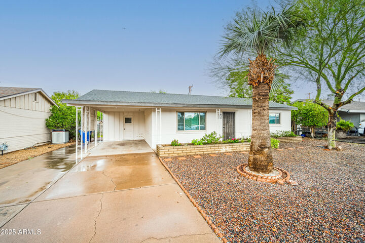 Property Photo:  1728 W Bentley Street  AZ 85201 