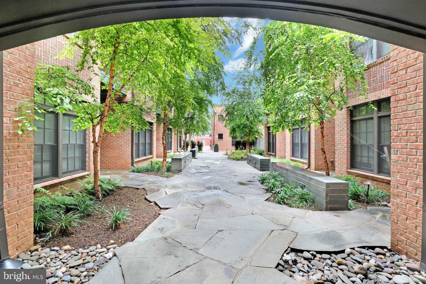 Property Photo:  1309 E Street SE 27  DC 20003 
