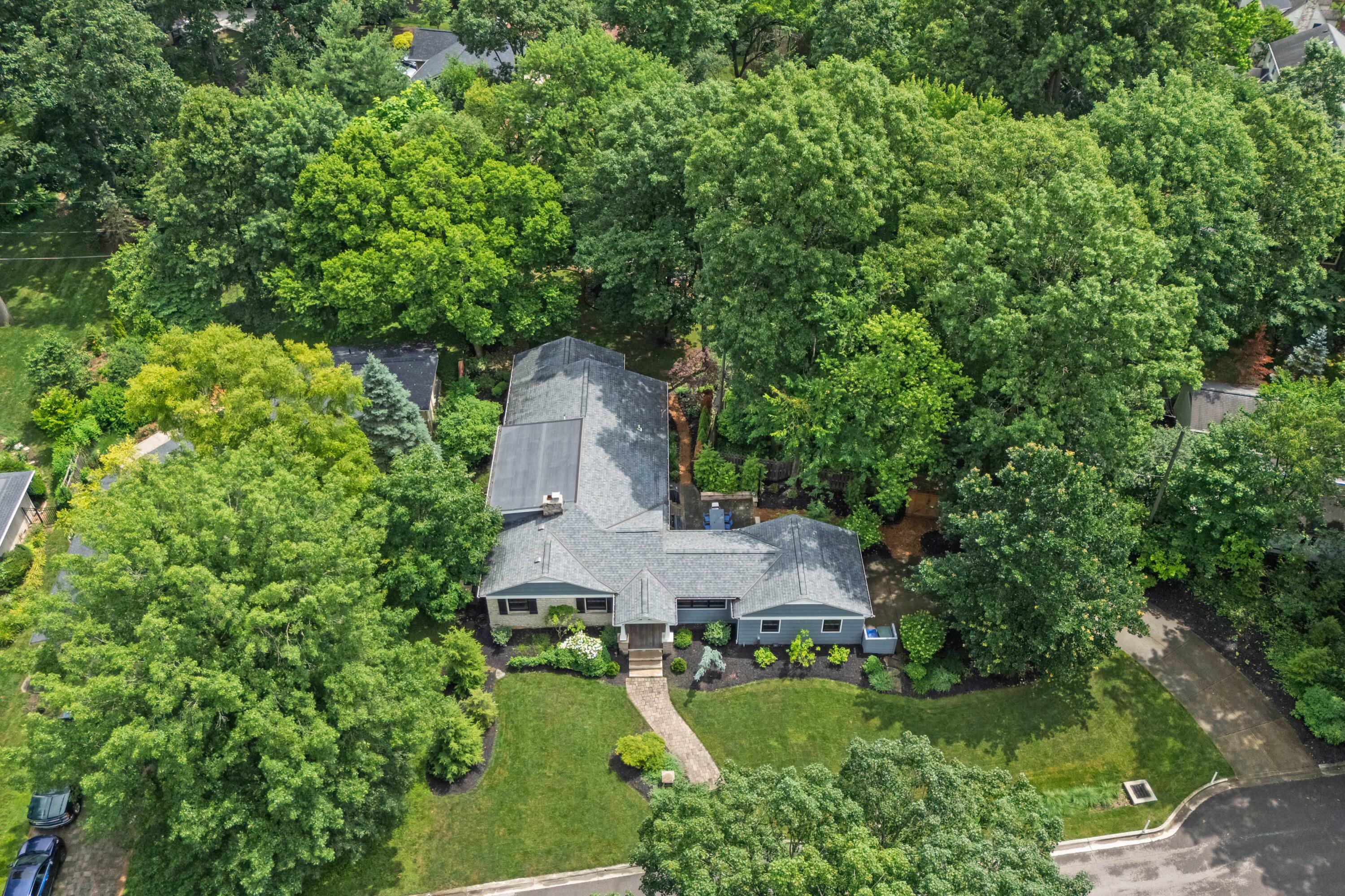 Property Photo: 3974 Wynding Drive OH 43214