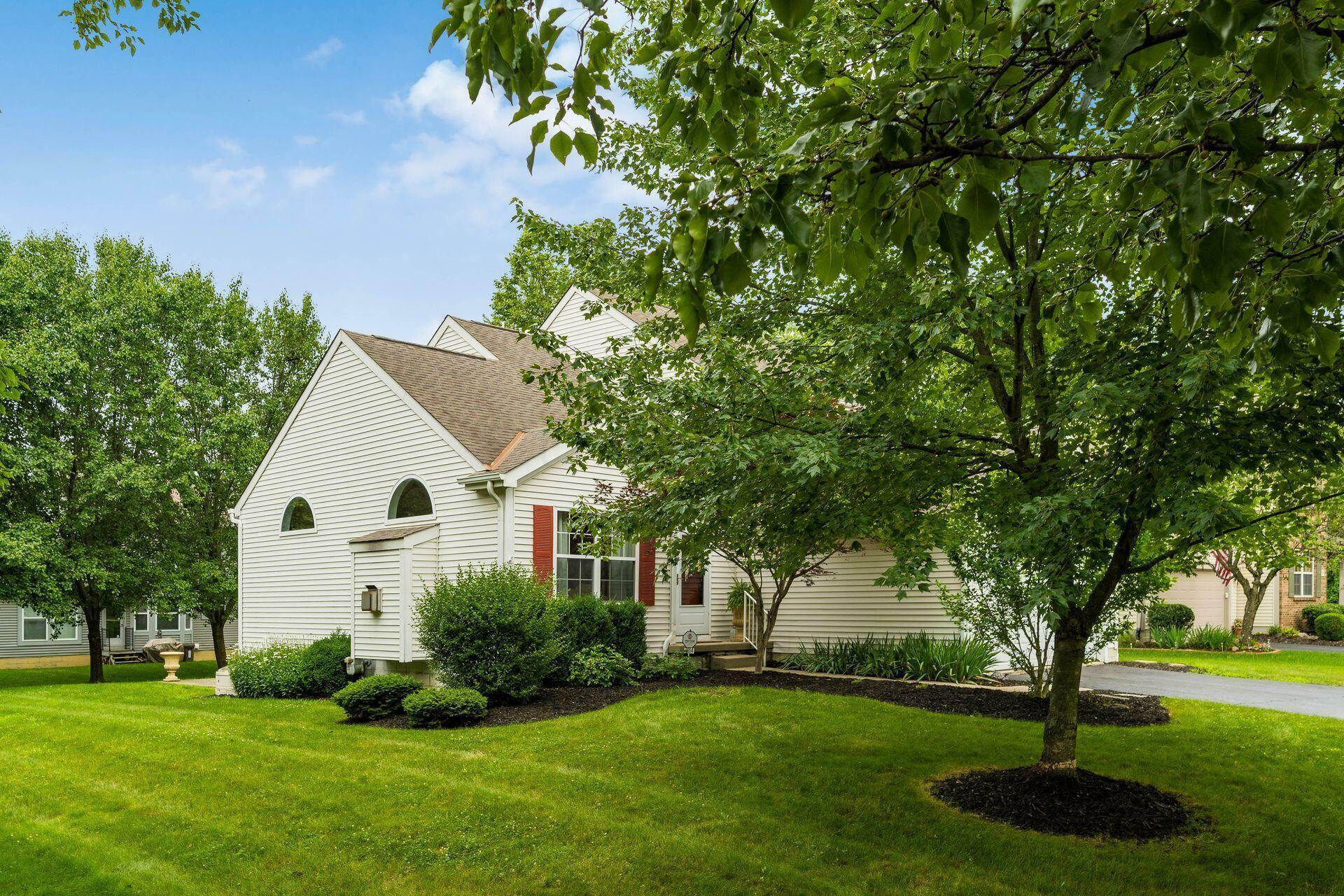 Property Photo: 7954 Windrift Place OH 43068