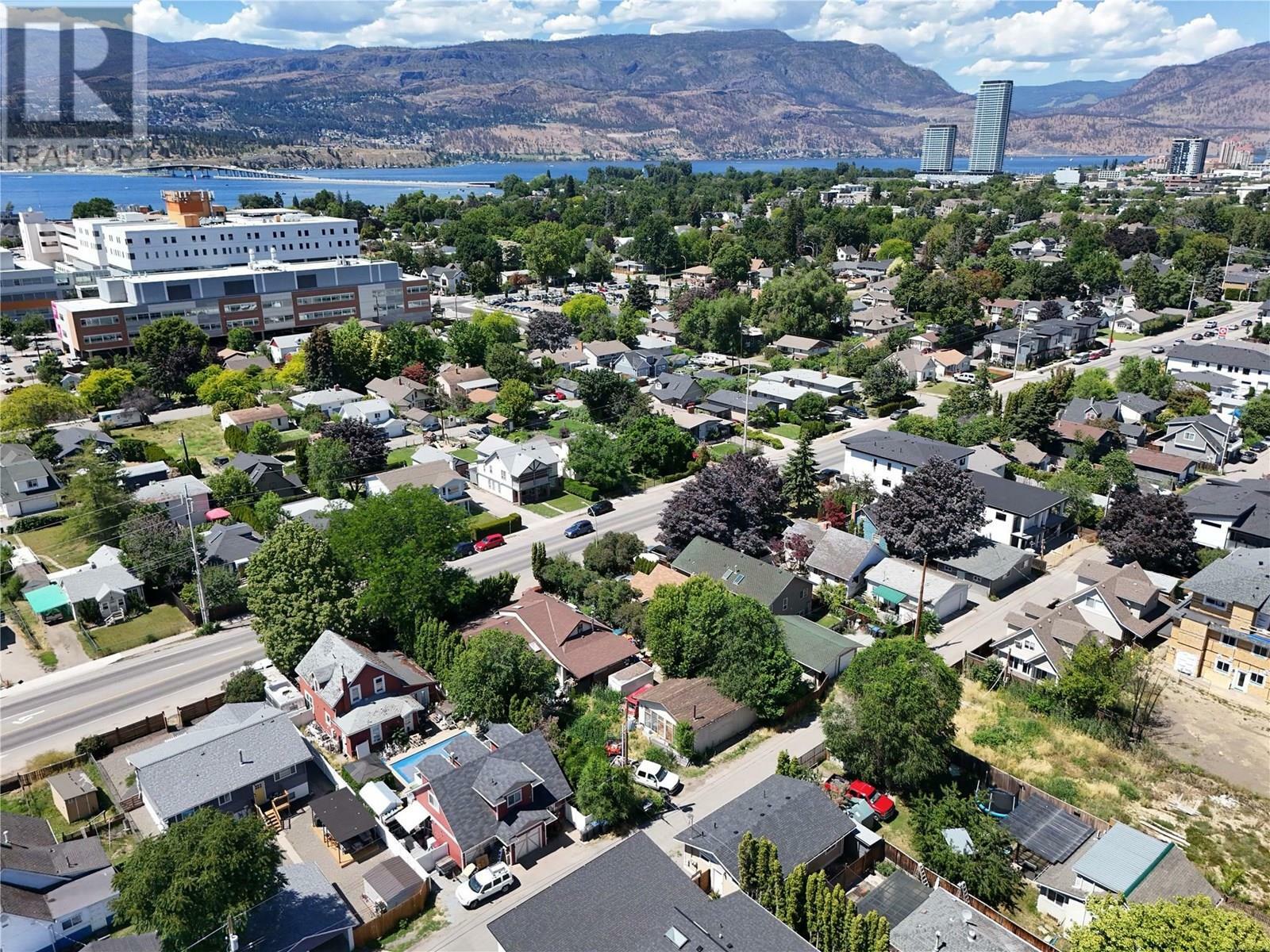 Property Photo:  2237 Richter Street  BC V1Y 2N9 