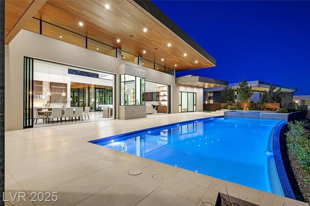 Property Photo: 49 Crested Cloud Way NV 89135