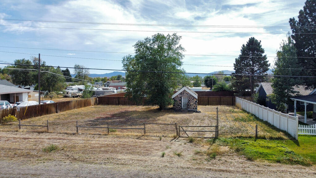 Property Photo:  275 W 600 N  UT 84713