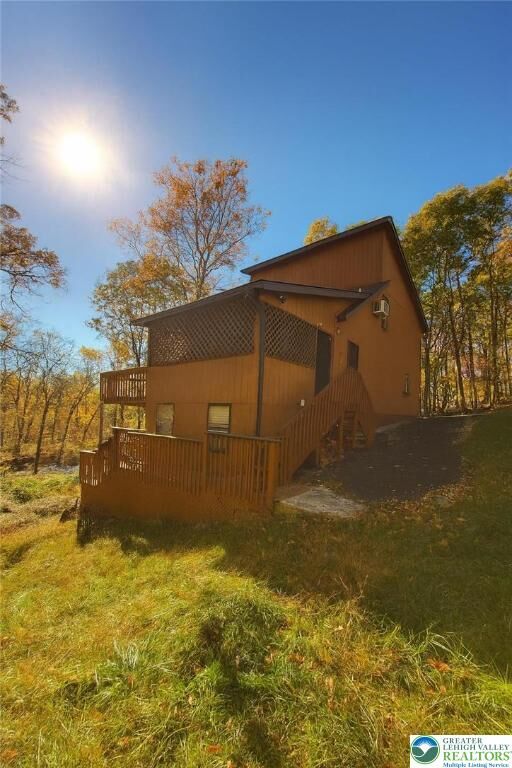 Property Photo: 251 Brentwood PA 18324