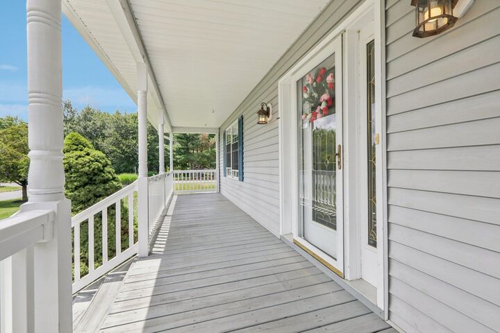Property Photo:  7 Park Circle  NY 10921 