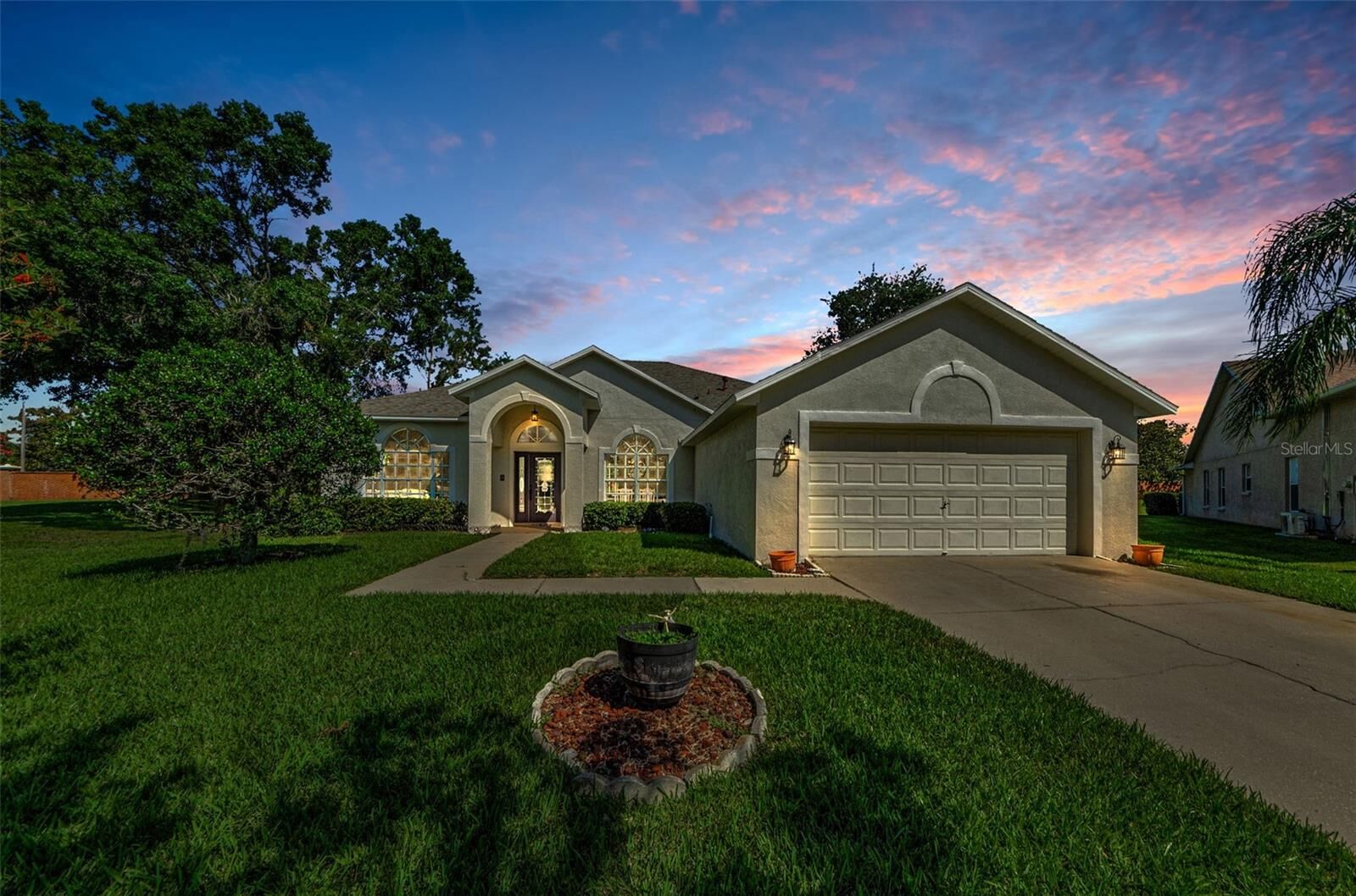 Property Photo: 8604 Herons Cove Place FL 33647