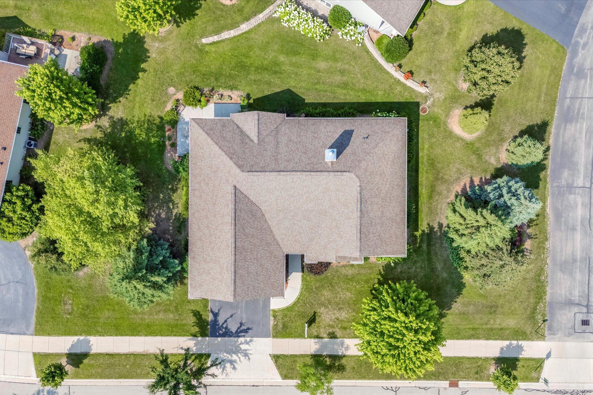 Property Photo:  1820 Misty Ridge Ln  WI 53024 