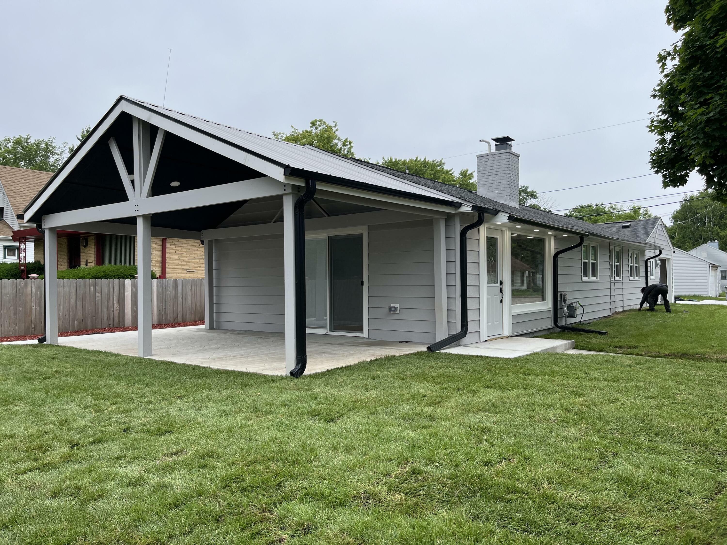 3730 W Kaul Ave  Milwaukee WI 53209 photo