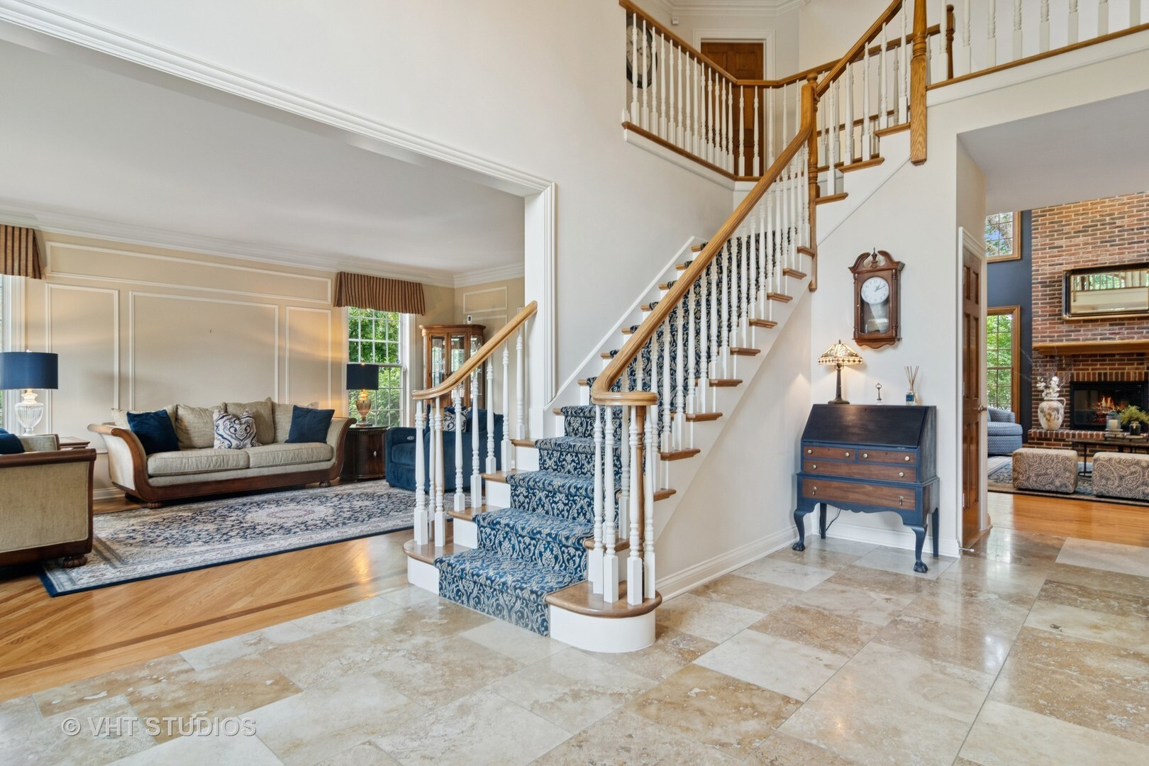 Property Photo: 926 Lakewood Drive IL 60010