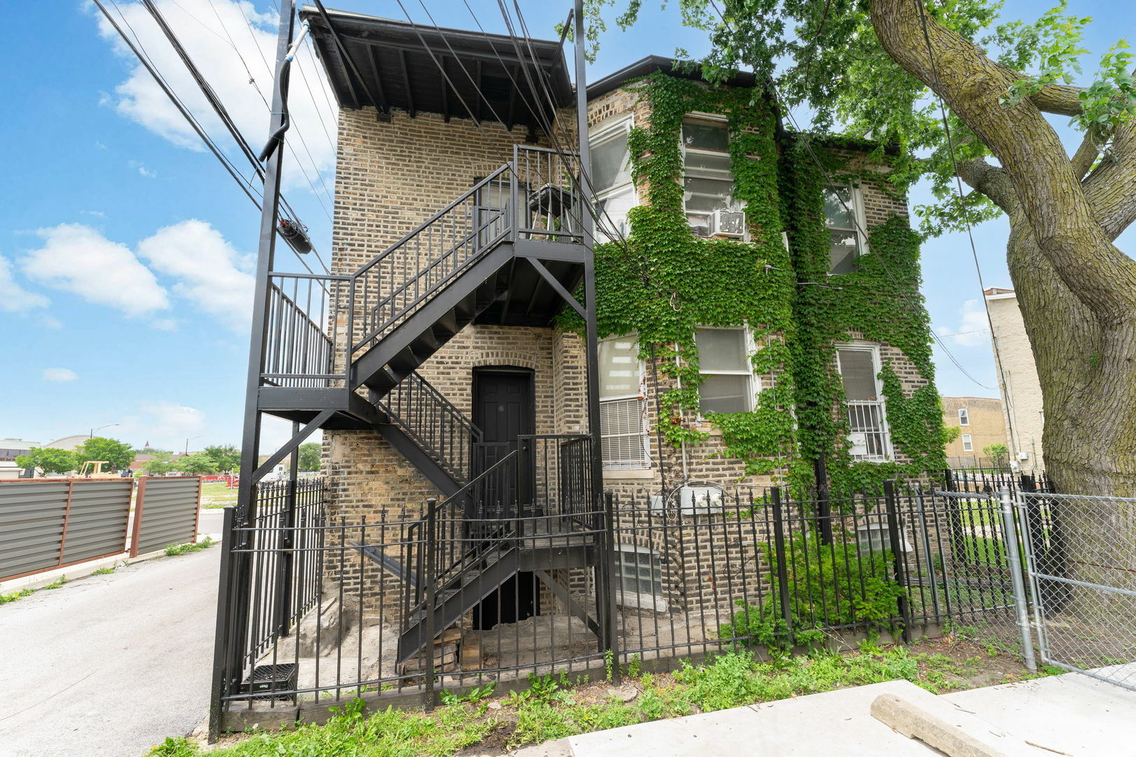 Property Photo:  15 N Washtenaw Avenue  IL 60612 
