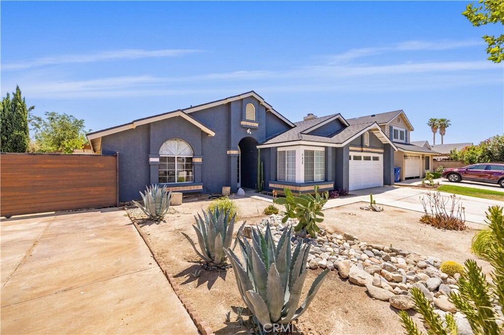 Property Photo: 3624 Comet Court CA 93550