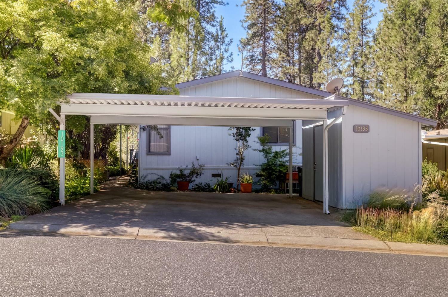 Property Photo:  10193 Dalewood Way 120  CA 95949 