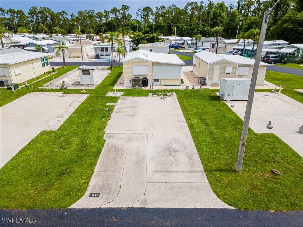 Property Photo:  40 La Fonda Lane  FL 33903 