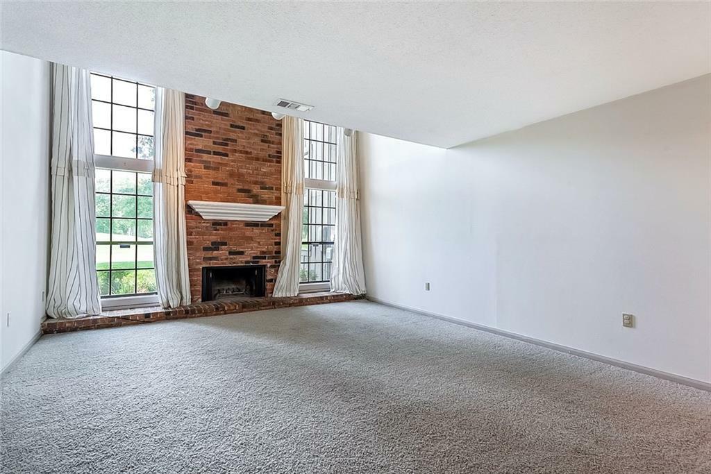 Property Photo: 4 S Court Villa Drive LA 70471