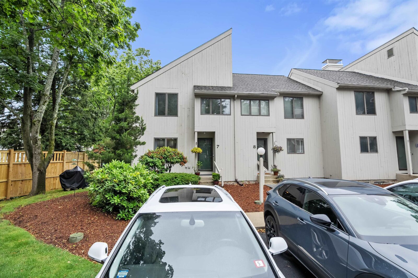 Property Photo:  65 Victoria Street  NH 03104-1970 