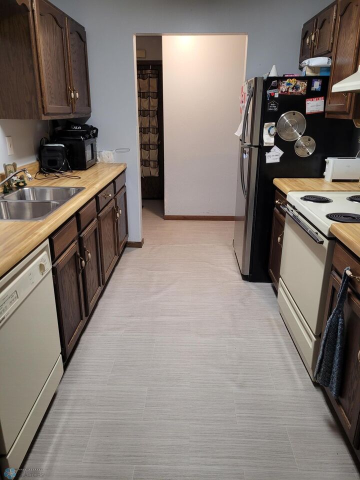 Property Photo:  2402 18th Street S 3  ND 58103 