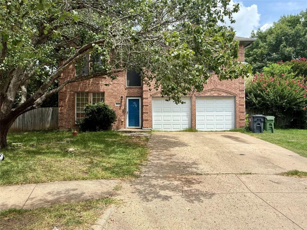 Property Photo: 2419 Green Willow Court TX 76001