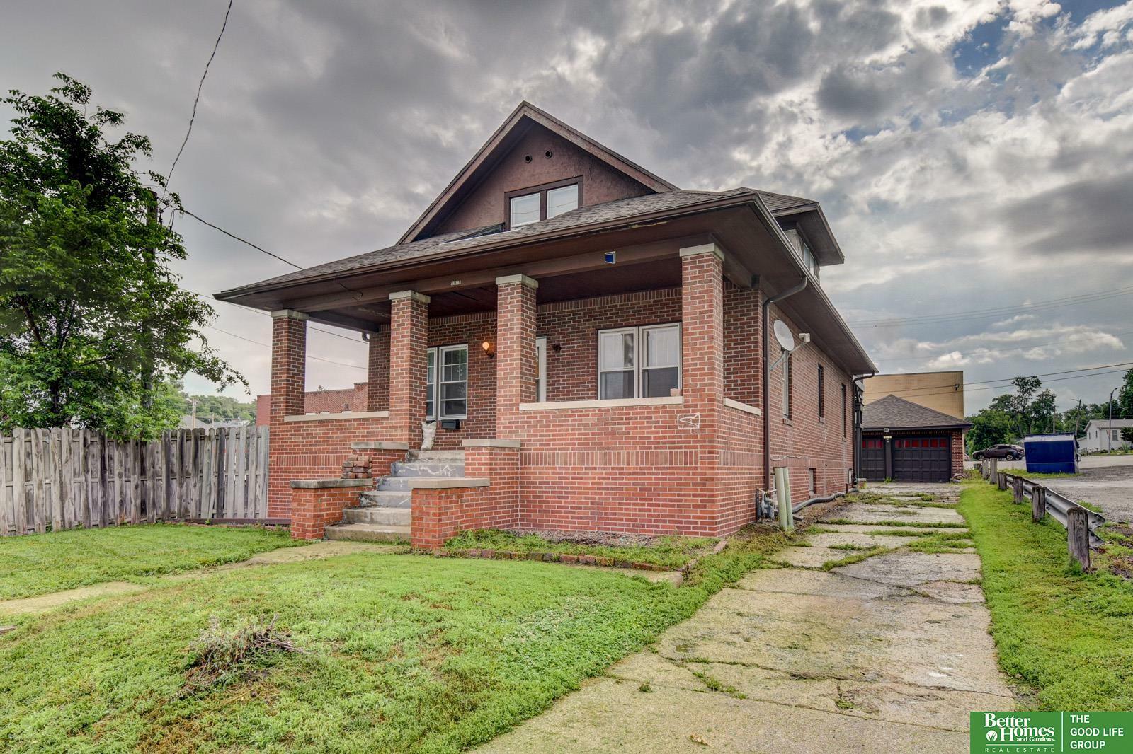 Property Photo:  1911 S 50 Street  NE 68106 