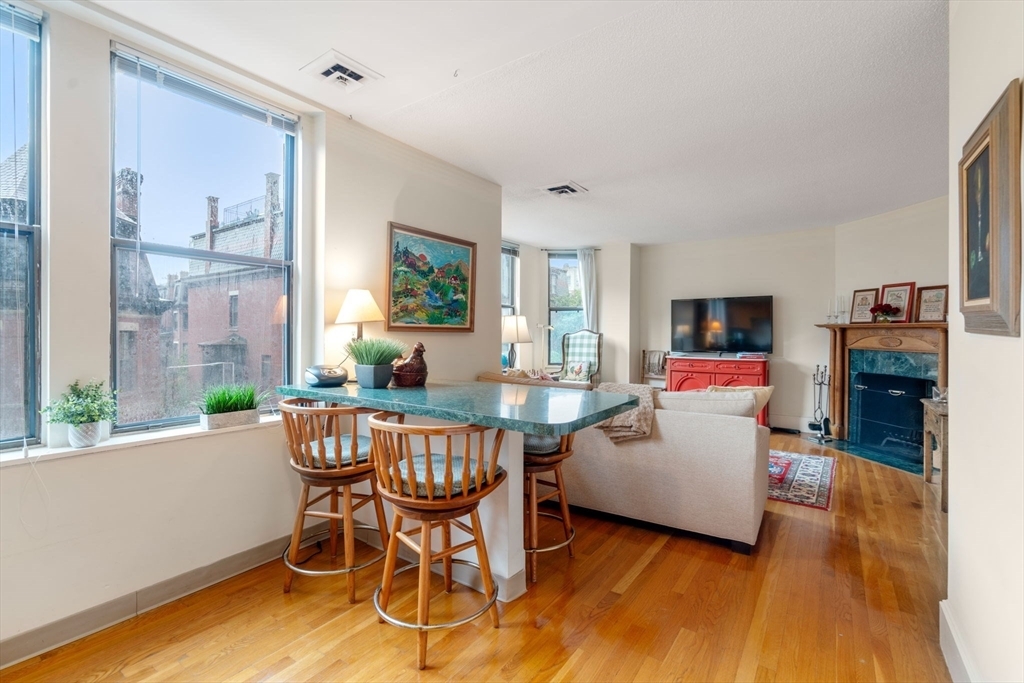 Property Photo: 199 Marlborough 303 MA 02116