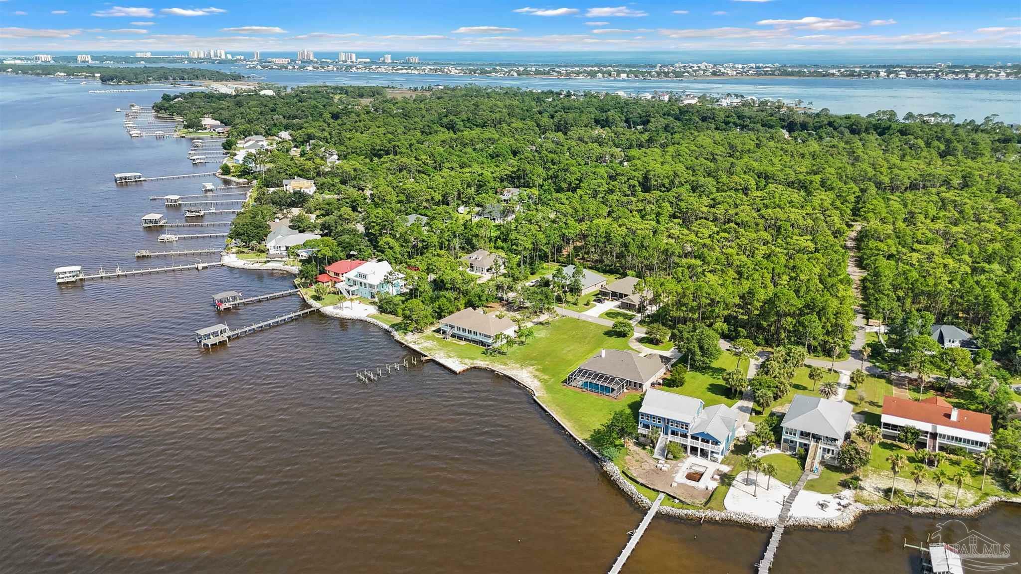 Property Photo:  5452 N Shore Rd  FL 32507 