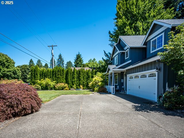 Property Photo:  9250 SW Sagert St  OR 97062 