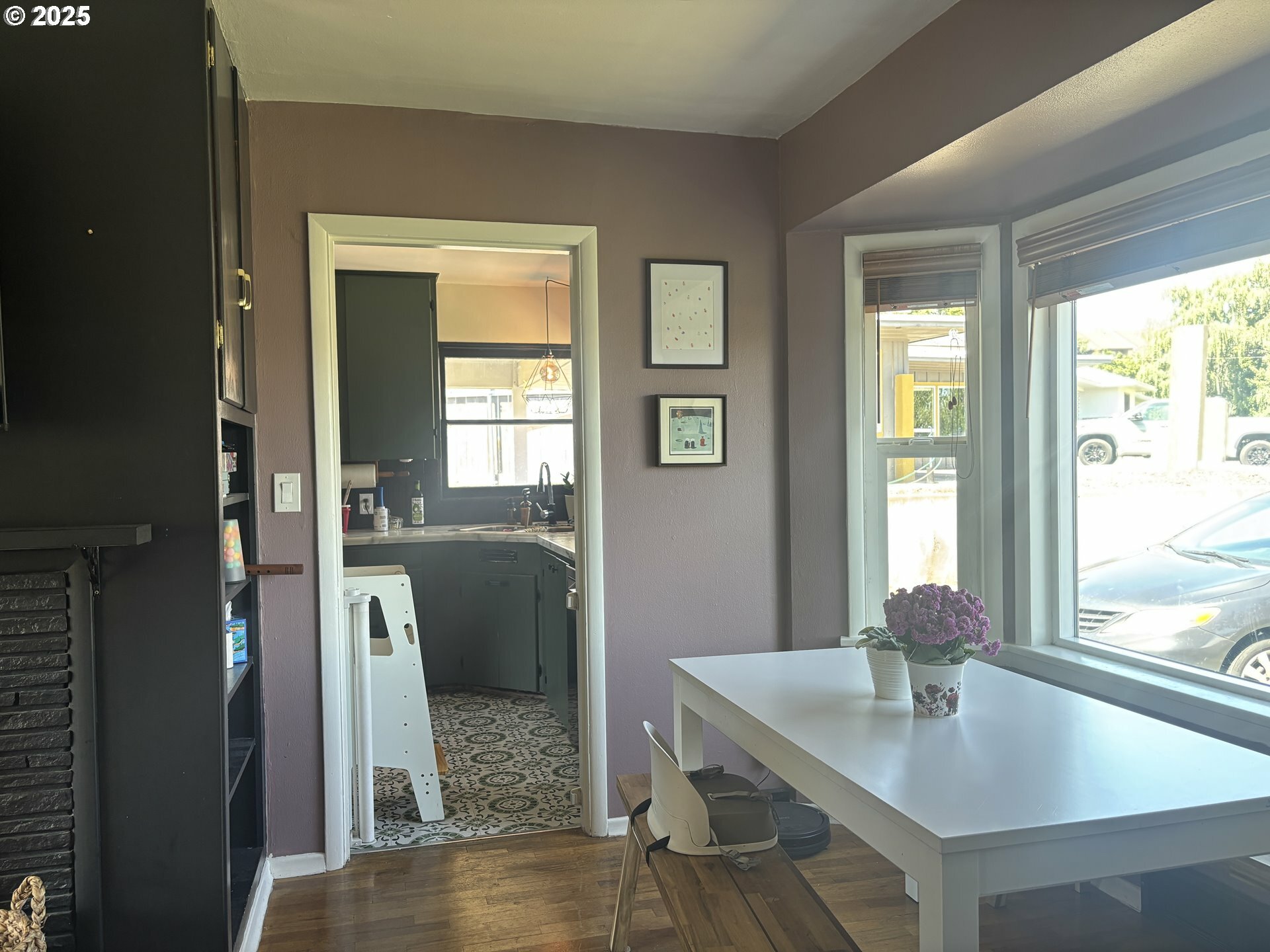 Property Photo:  735 NW 10th St  OR 97801 