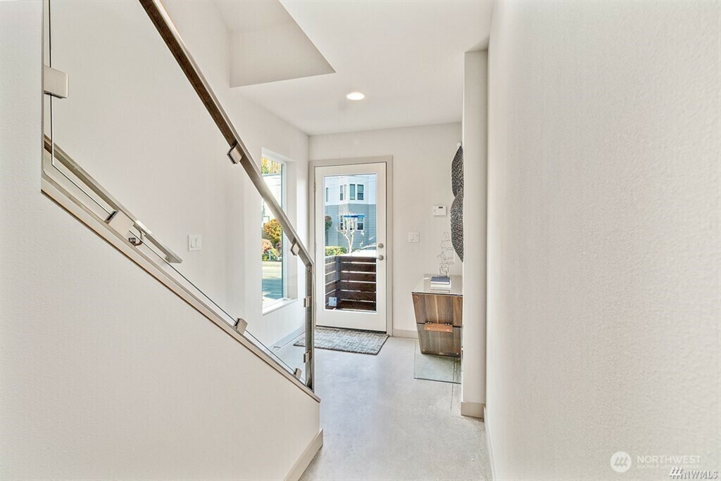 Property Photo: 9515 8th Avenue NW B WA 98117