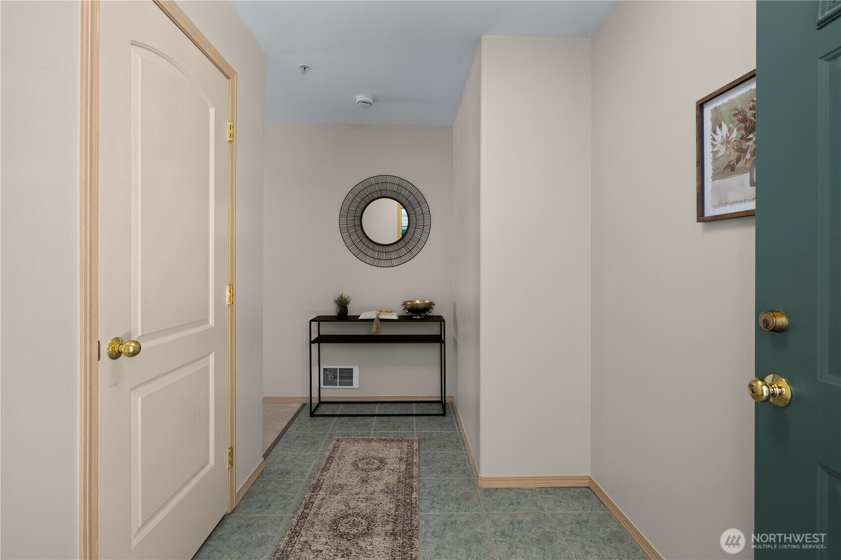 Property Photo:  323  3rd Avenue N 101  WA 98020 