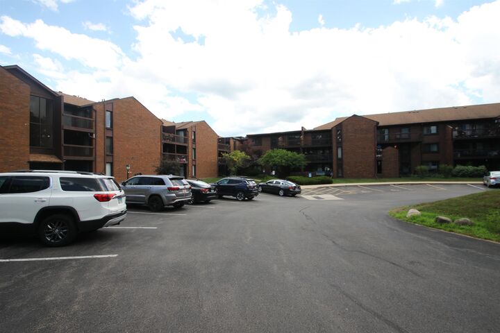 2929 Sunnyside Dr #102A  Rockford IL 61114 photo