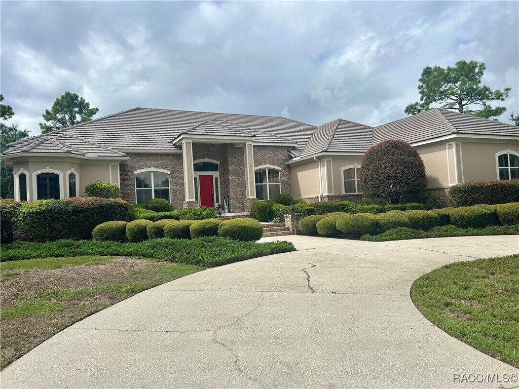 Property Photo:  3915 N Grayhawk Loop  FL 34461 