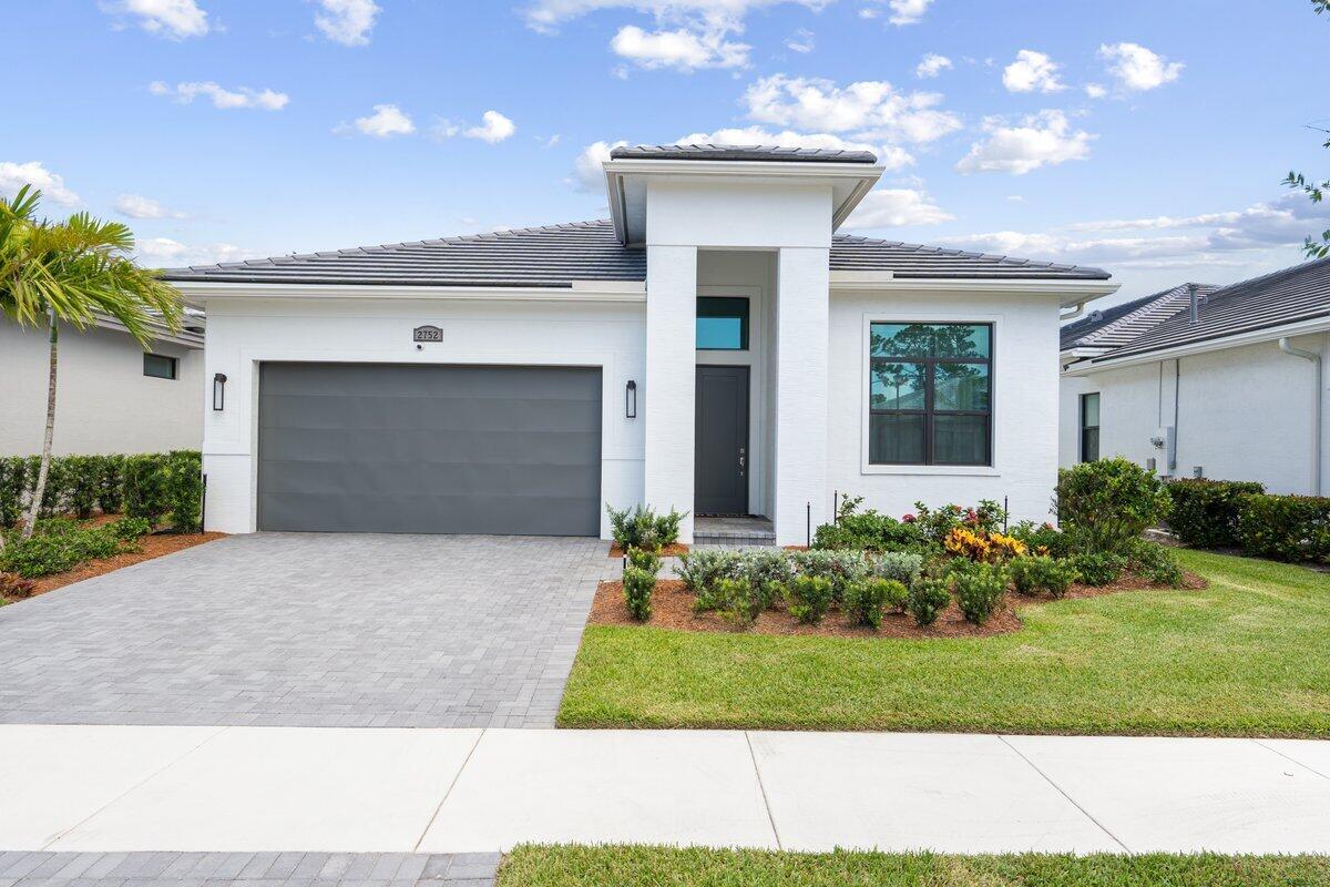 Property Photo: 2752 SE Ashfield Drive FL 34984