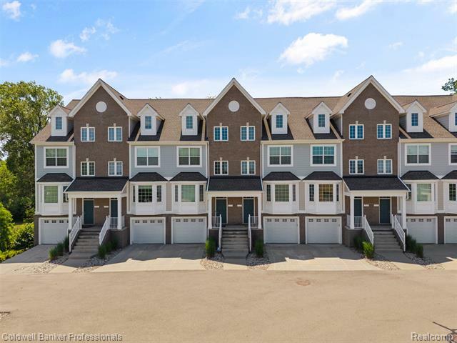 Property Photo: 2529 W Towne Street 59 MI 48103