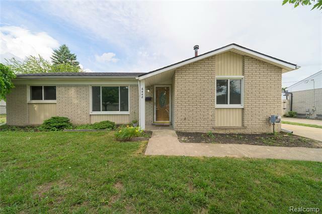 Property Photo:  6448 Hunter Court  MI 48185 