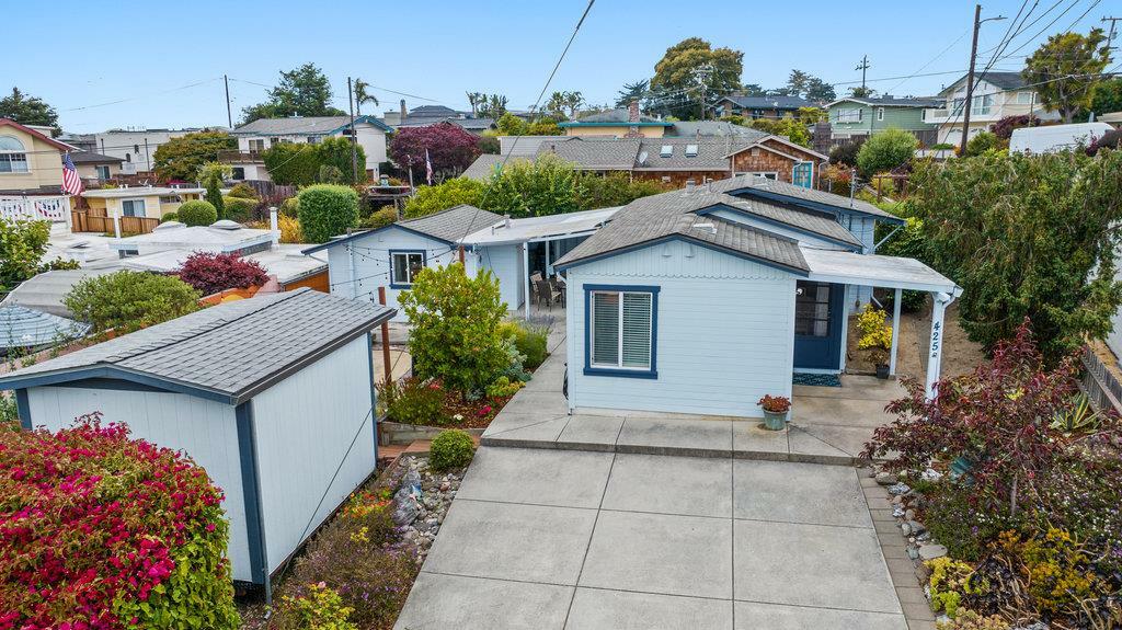 Property Photo:  425 Seacliff Drive  CA 95003 